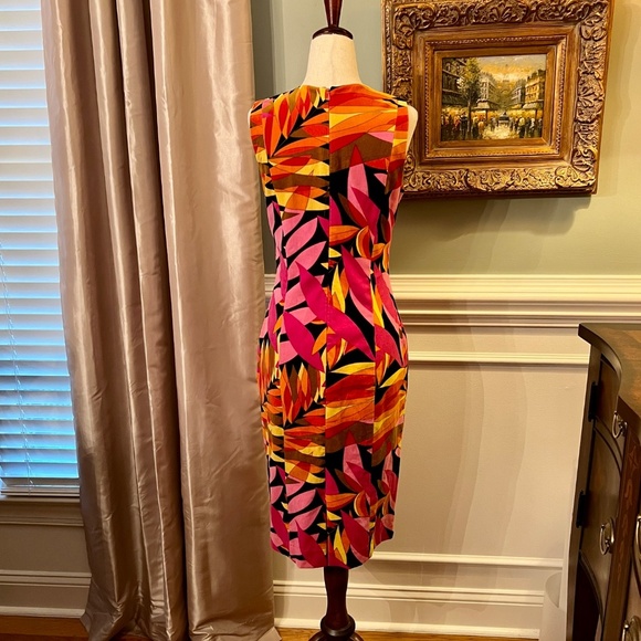 EUC Tori Richard Velvet Mod Print Sleeveless Sheath Dress w/ Stretch Size 6 - Picture 3 of 3